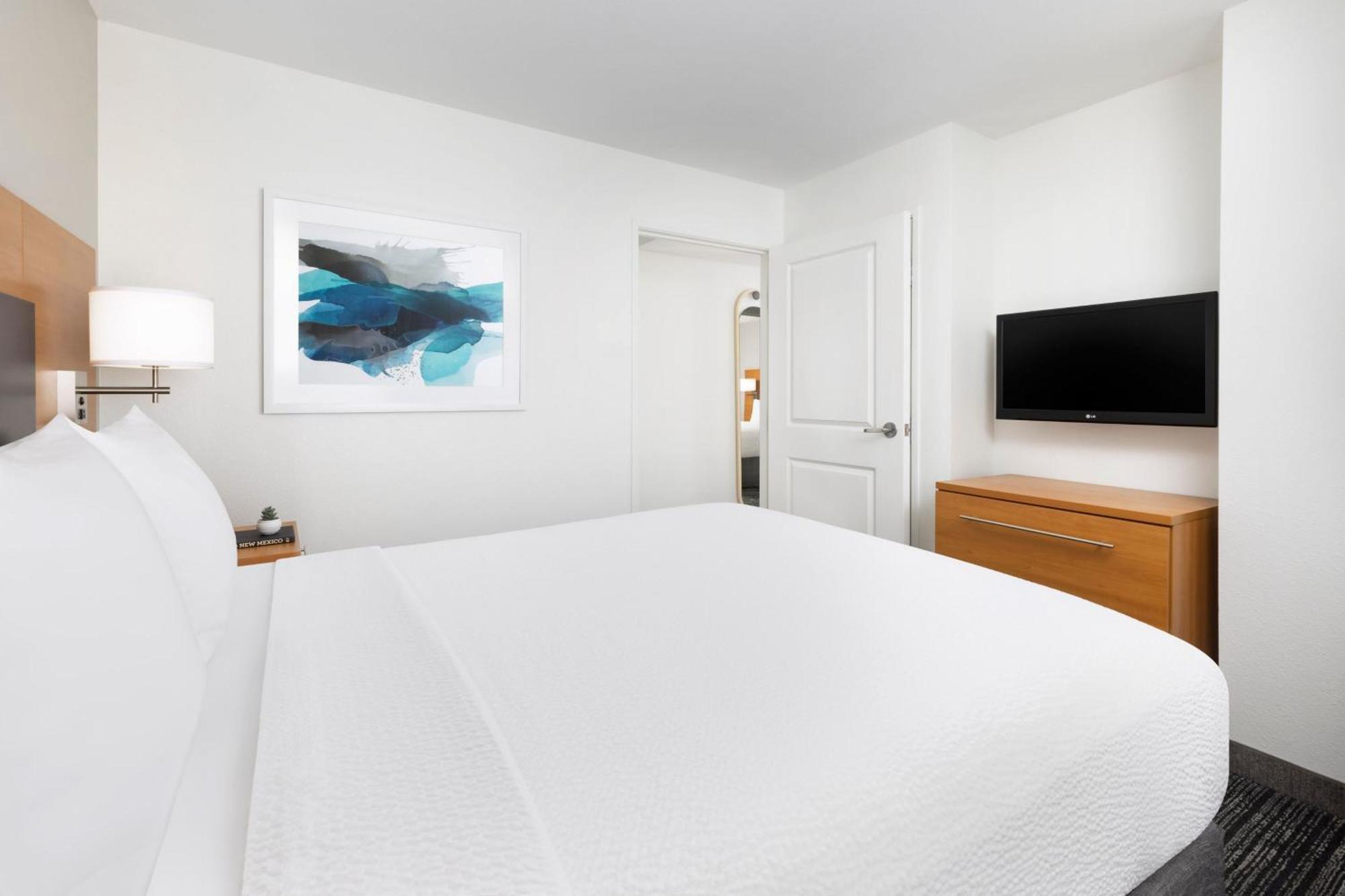 Two-Bedroom Suite,1540302727:JPEG